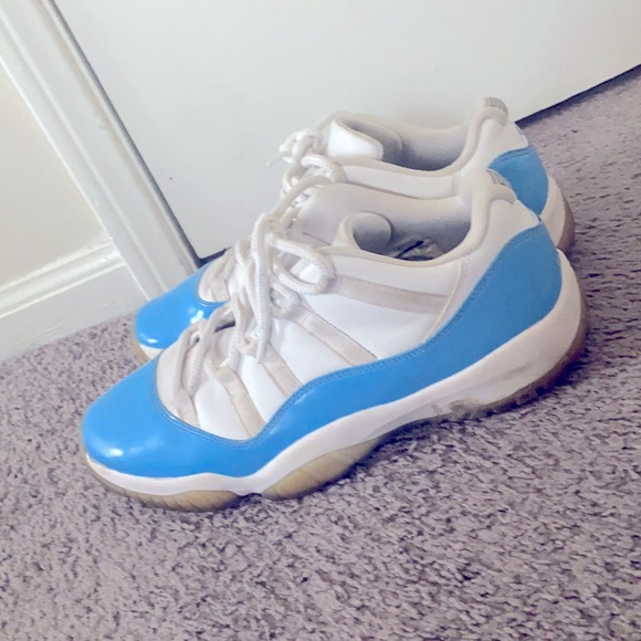 COPY - Jordan Retro 11s Low top University Blue - Picture 2 of 3